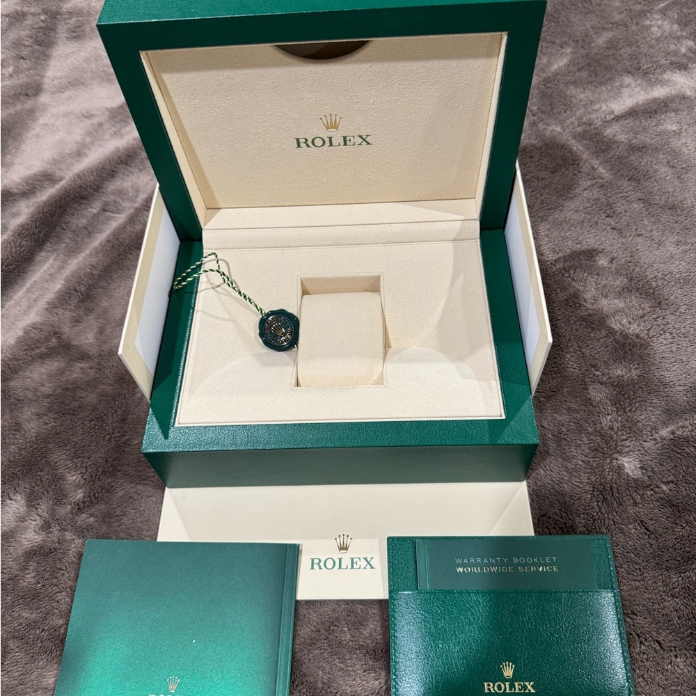 Rolex Green and Cream Presentation Box